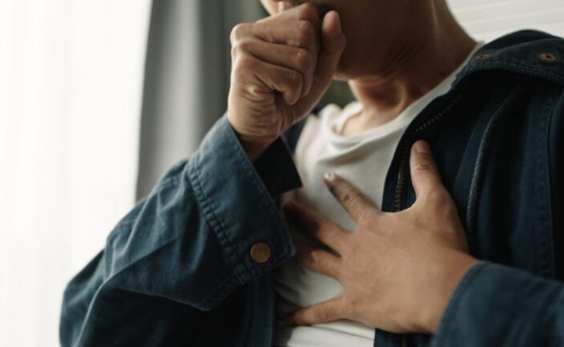 Clínica Pro-Result em Maringá: Tosse crônica – quando investigar e como ela afeta o sono