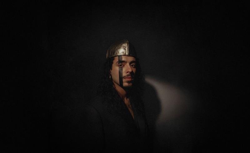 ALMEI lança EP remixado e inaugura nova fase latina e tropical