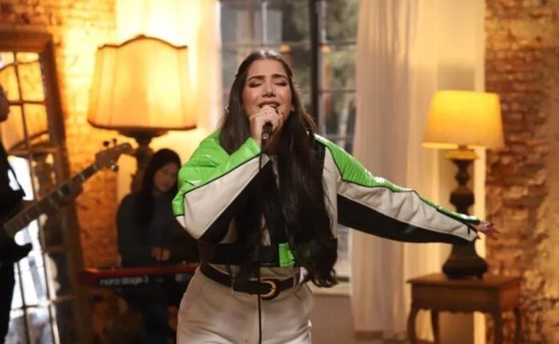 A jovem Brenda Danese apresenta “Identidade”, seu primeiro álbum