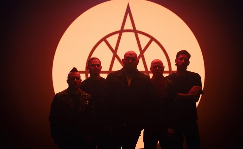 Atreyu lança novo single com participação de Max Cavalera