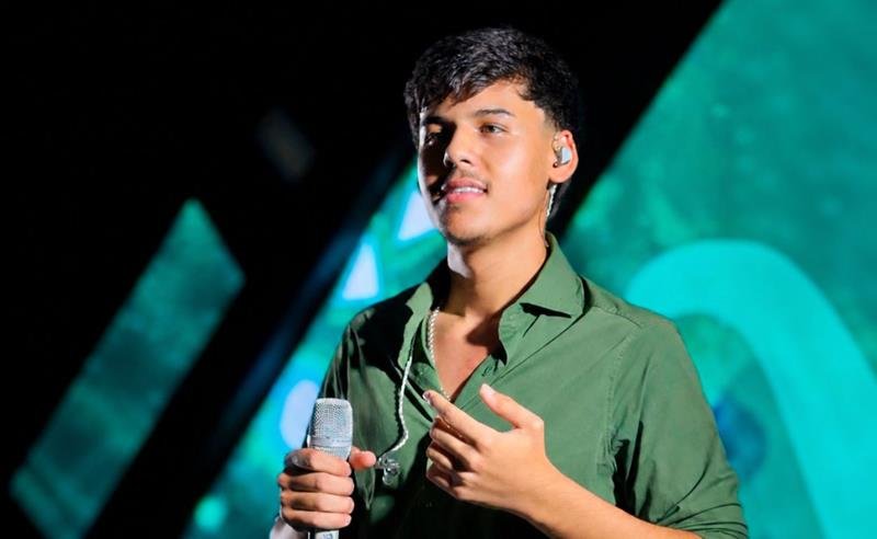 Vinícius Leite lança CD autoral
aos 18 anos e chama atenção
do mercado