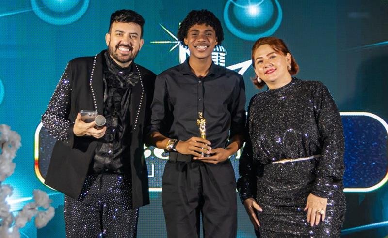 Cantor João Gabriel vence Prêmio Promessa Gospel 2026 e consolida trajetória como destaque entre os jovens da música cristã
