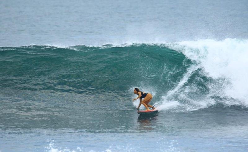 Tayane Dalazen inicia treinos com preparador de Gabriel Medina, e afirma: “É possível unir alta performance na carreira e no esporte”