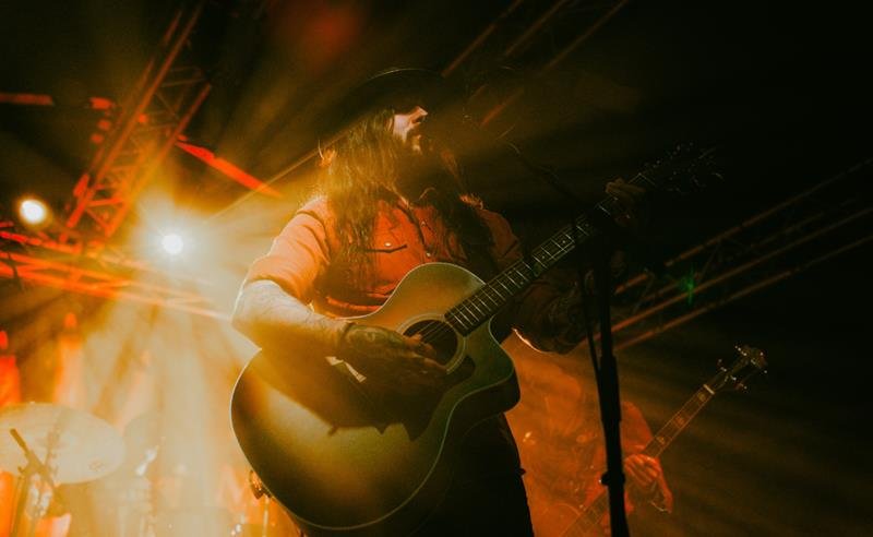 Shawn James lança novo álbum, Passage